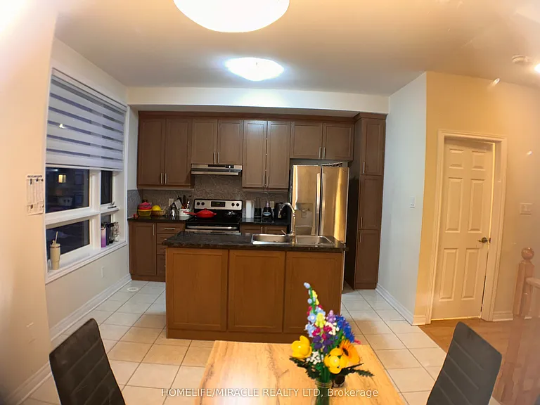 197 Mumbai Dr — Photo 8