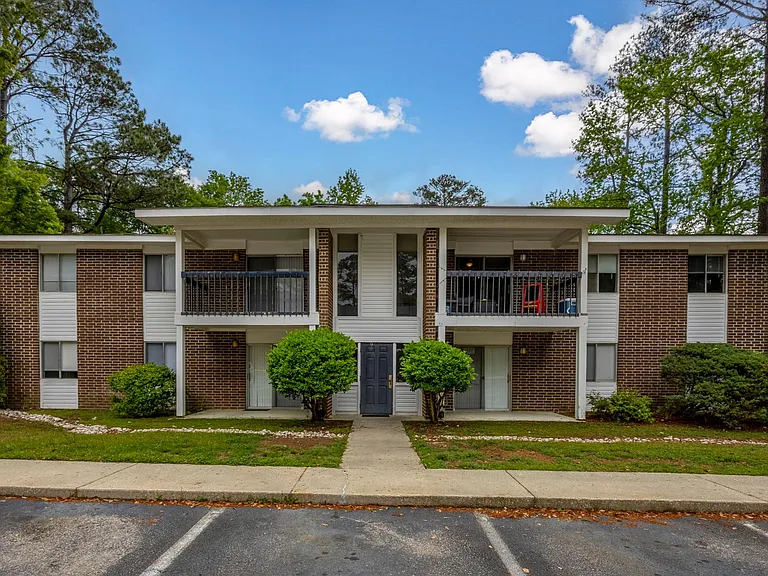 Landmark Woods Apartment Homes — Photo 11