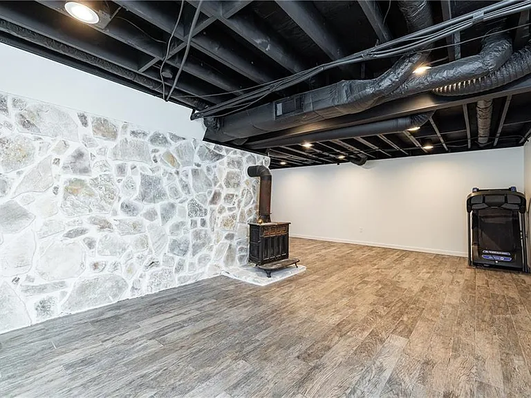 2431 Prince Howard Trl — Photo 29
