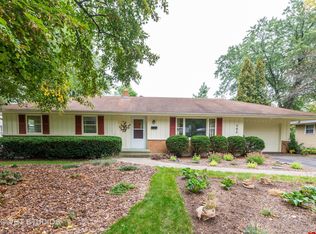 742 W Hillcrest Dr, Dekalb, IL 60115