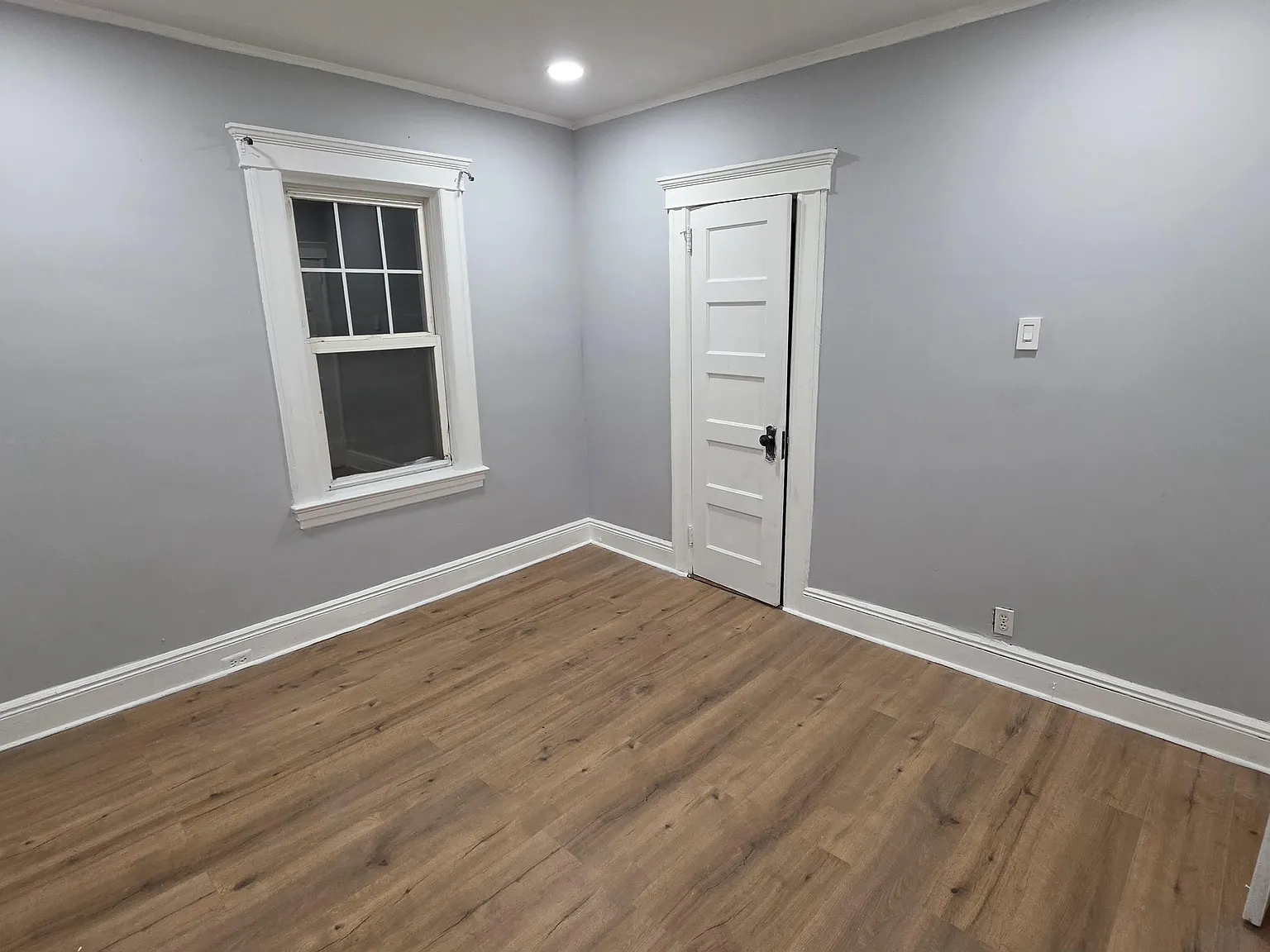 3 bed, 1000 sqft, $2,600 — Photo 2