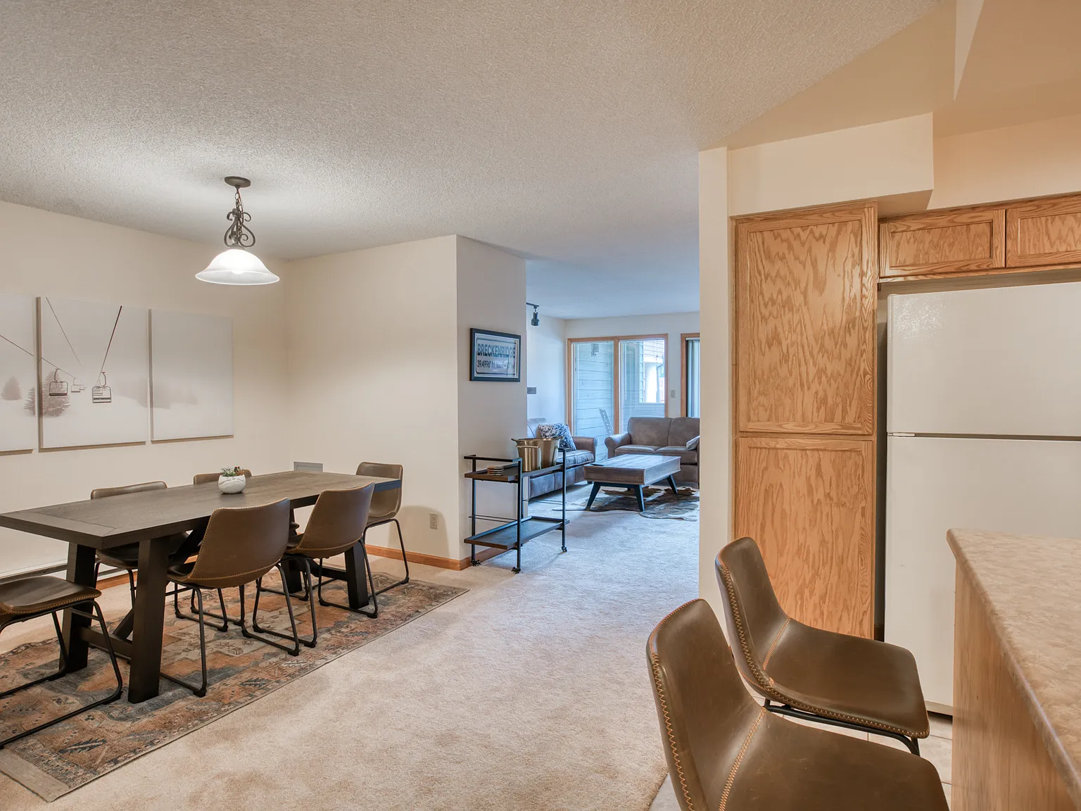 2 bed, 946 sqft, $3,200 — Photo 3