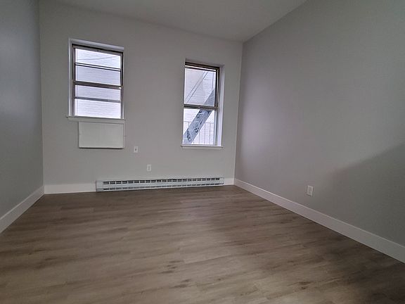 4th image of 8-10 King St #8