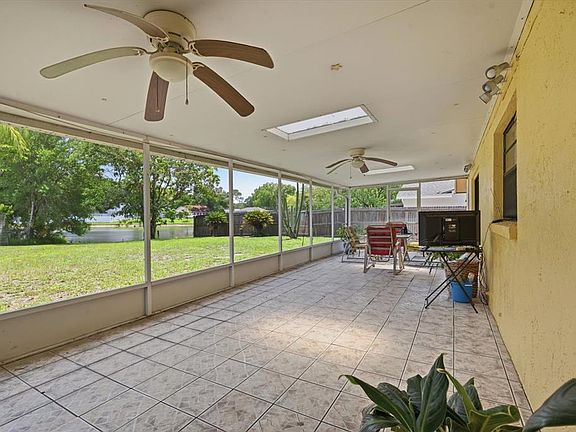3rd image of 15806 PENNINGTON ROAD