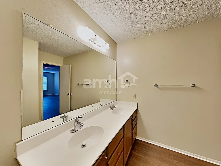8010 Manderly Pl — Photo 11