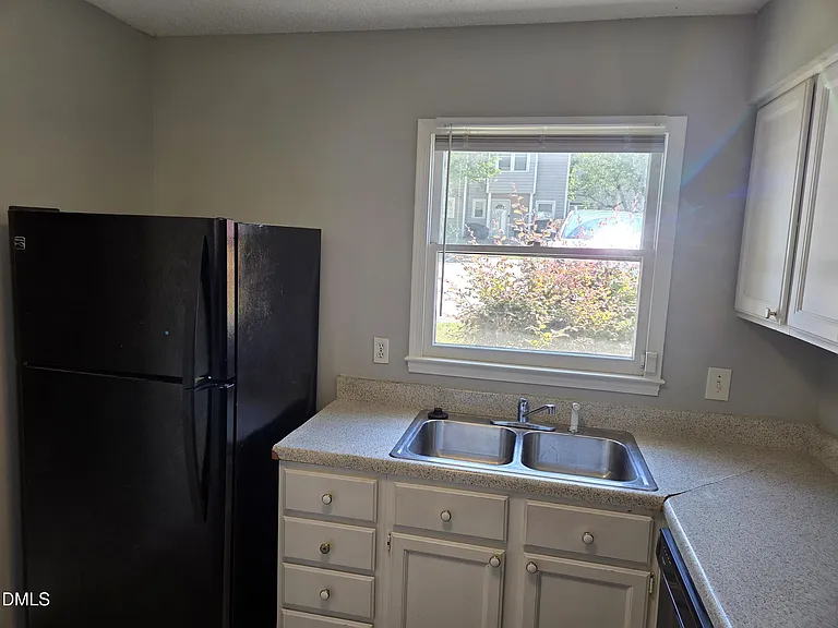 4425 Roller Ct — Photo 6