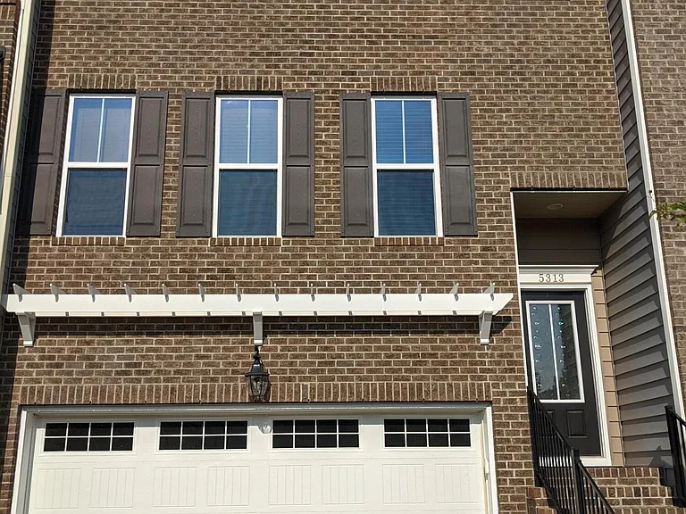 5313 Cambridgeshire Loop — Photo 1