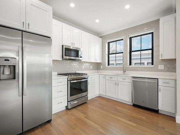 281 Lamartine St #1