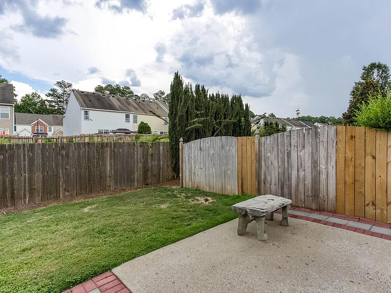 2946 Greyhawk Ln — Photo 32