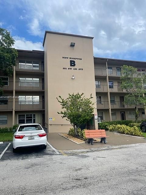 1st image of 551 SW 135th Ave APT 314B