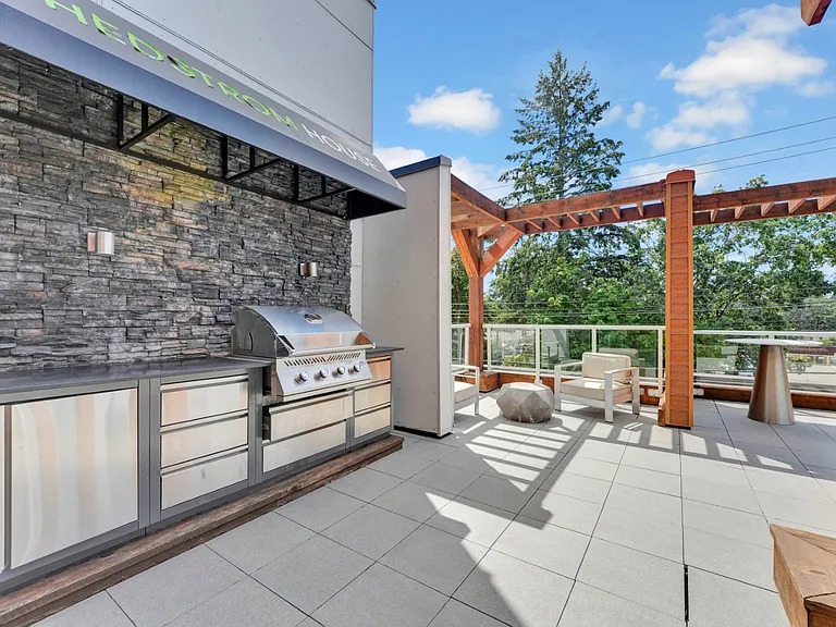 1060 Goldstream Ave — Photo 25