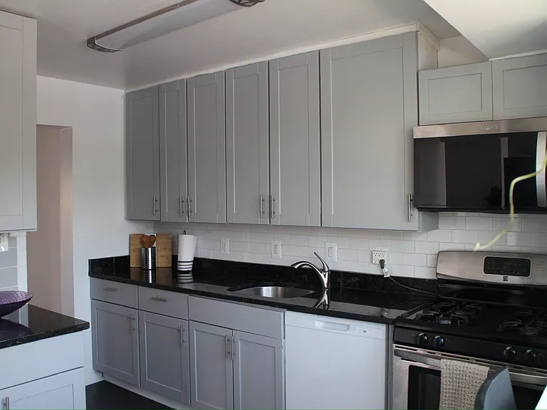 2324 Sun Valley Cir #J — Photo 2