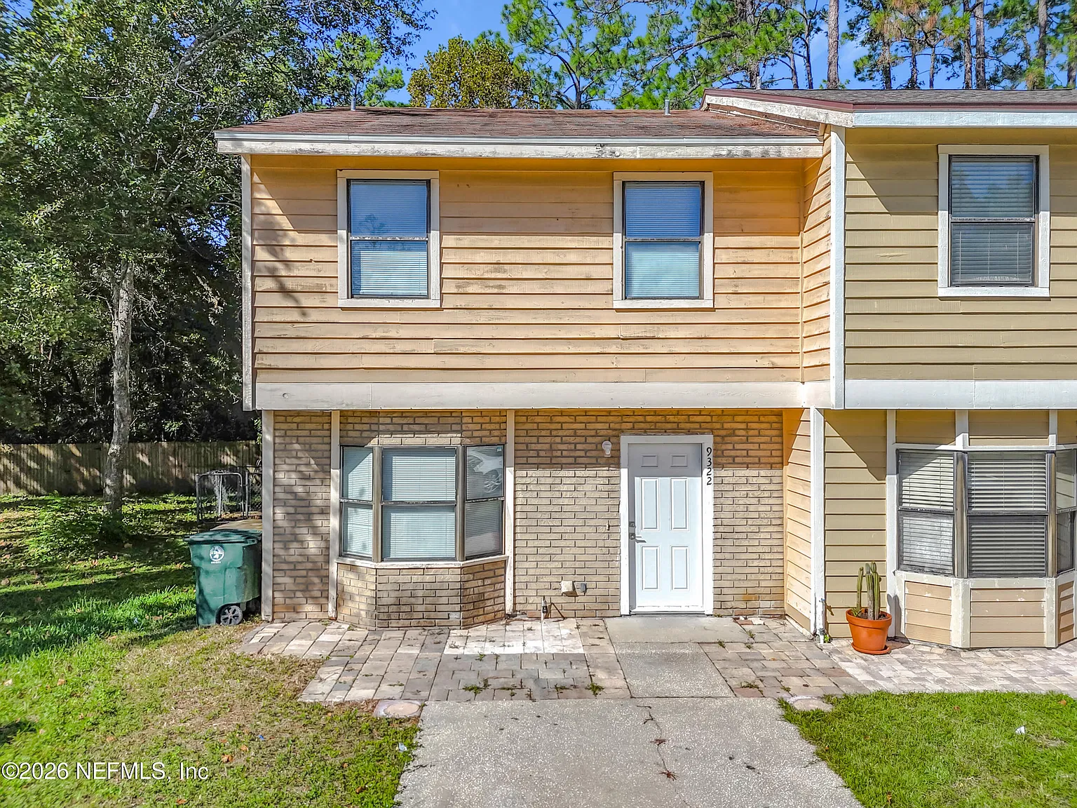 3 bed, 2.5 bath, 1274 sqft, $1,750 — Photo 2