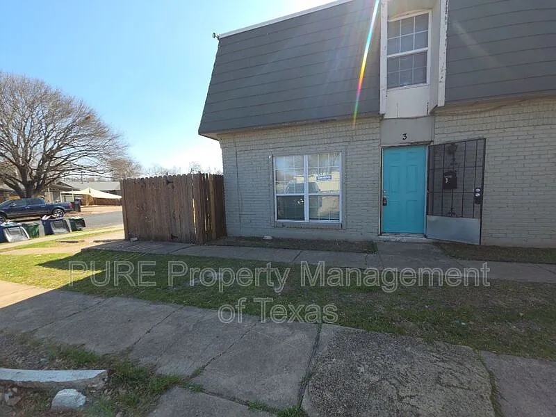 Building Photo - 5808 Wellington Dr #3