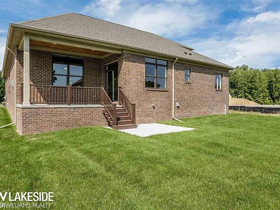 5th image of 53130 Westwood Park Dr