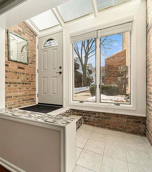 164 Pinewood Dr — Photo 2