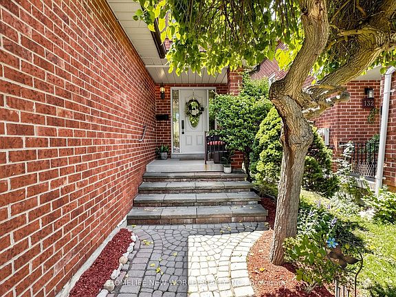 4th image of 134 Crosby Ave