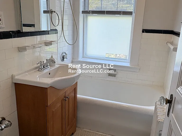 22 Concord Ave #10 — Photo 9
