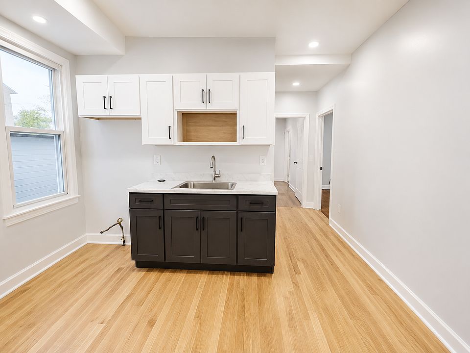 1st image of 10 Rodwell Ave #1A