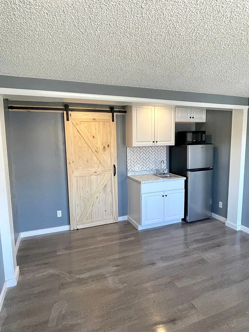 F331IE — Photo 4