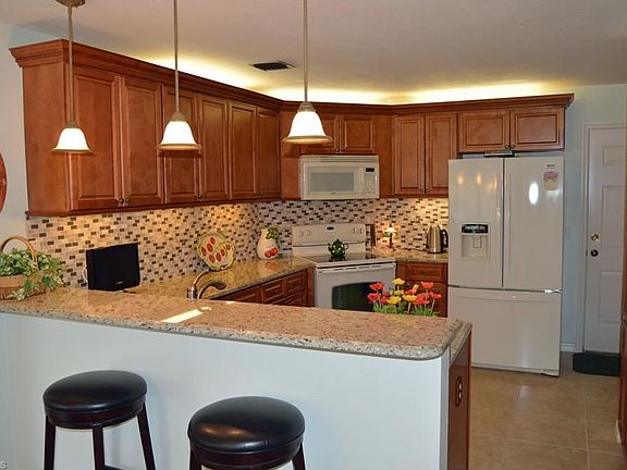 4th image of 758 Eagle Creek Dr Unit 176