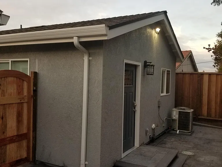 2473 Roslyn Ct — Photo 14