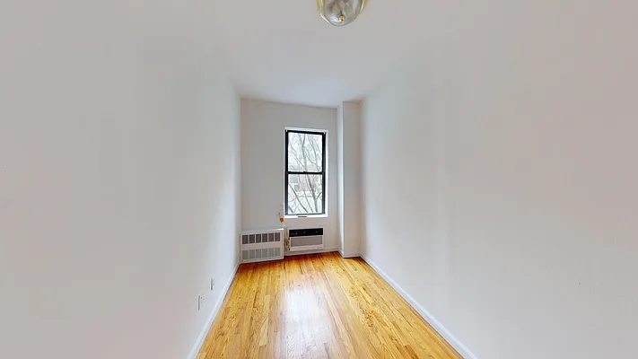 Rented by Bond New York | media 19