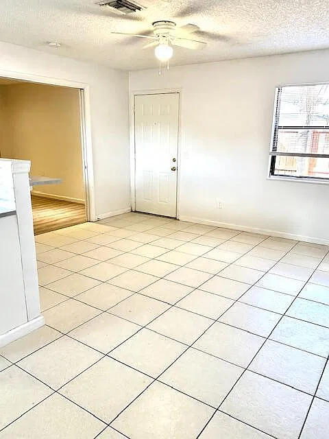 1 bed, 1.0 bath, 542 sqft, $1,595 — Photo 3