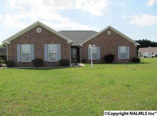 118 Summerfield Dr, Albertville, AL 35951
