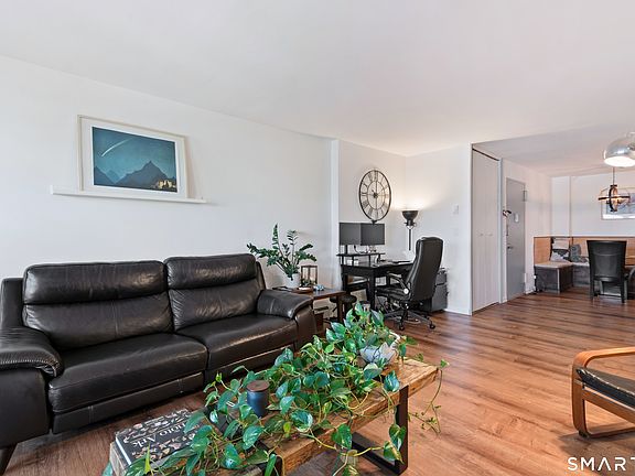 5th image of 30 Glenbrook Rd #2E