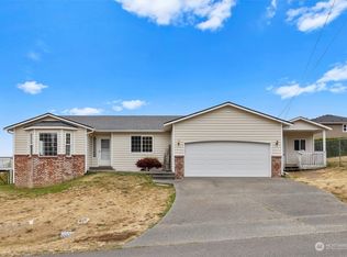 876 W 4th St, Camano Island, WA