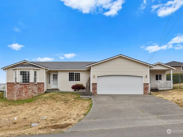 876 W 4 Street, Camano Island, WA 98282