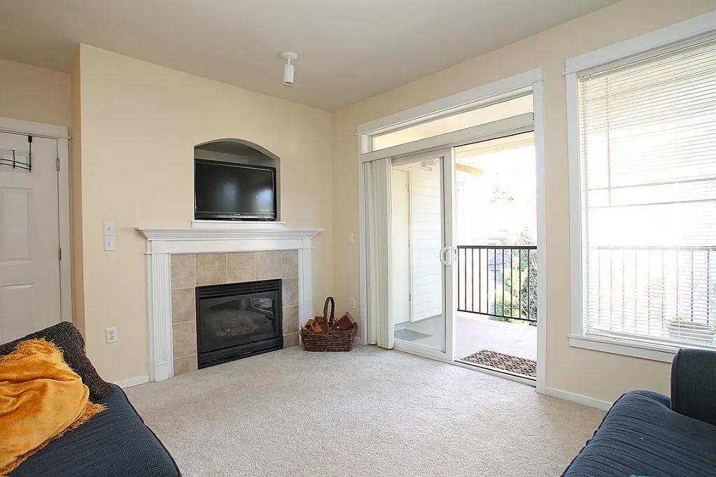 3 bed, 1160 sqft, $2,395 — Photo 1