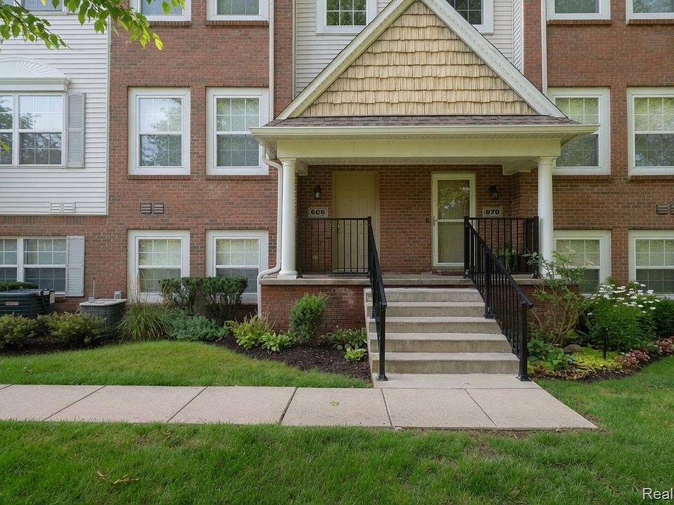 1st image of 868 Eagle Dr