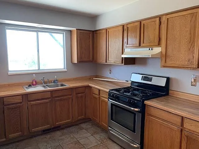 3140 Achilles Dr — Photo 2