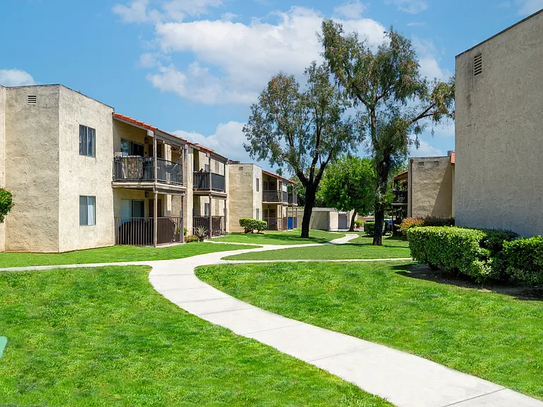 Vista View Apartments — Photo 7