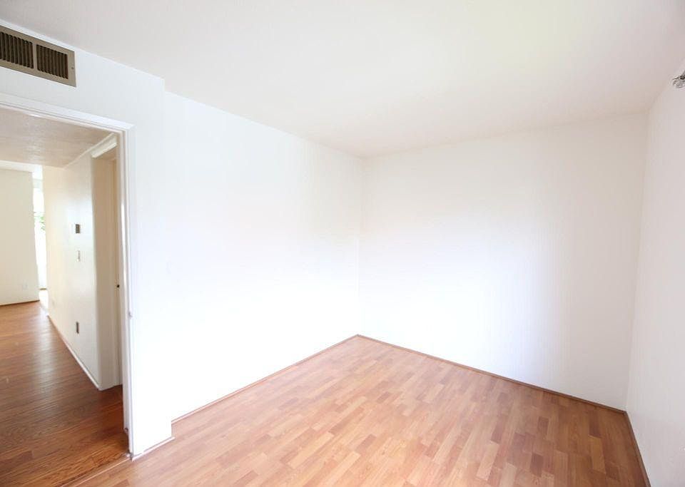 1st image of 8139 Park Villa Cir