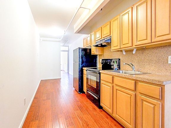 3rd image of 1352 De Kalb Ave #4