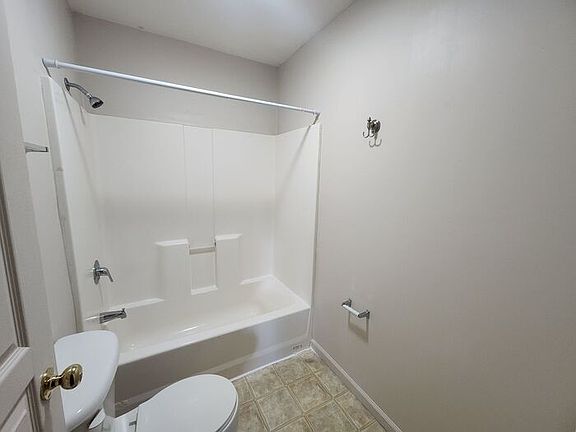 3rd image of 6528 Allendale Blvd