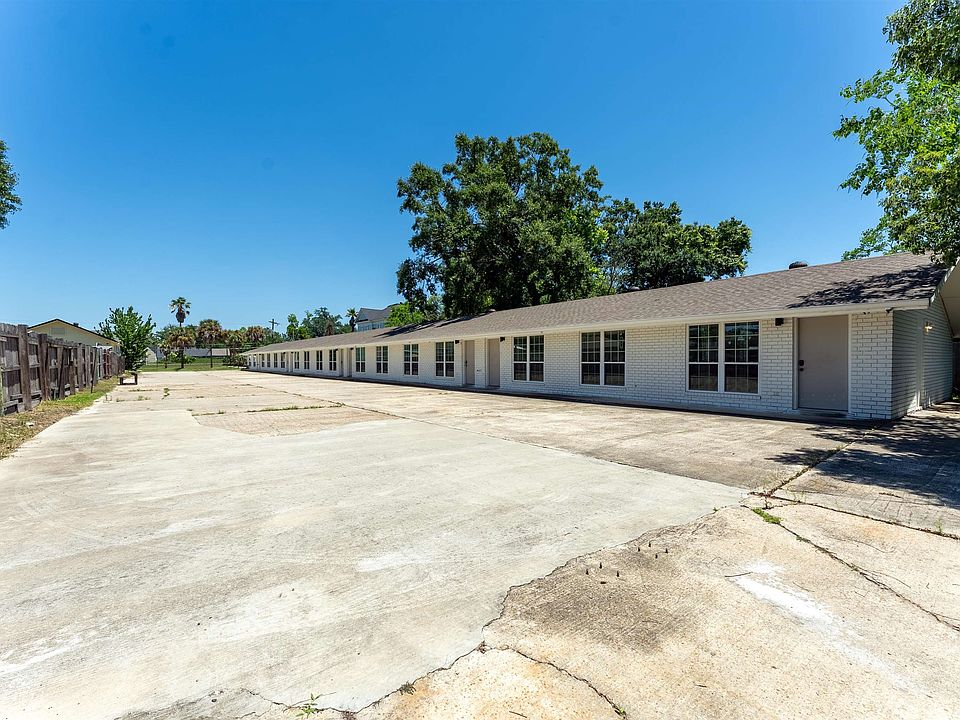 1st image of 638 Iris St