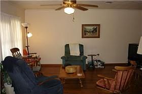 3rd image of 8305 Fm 153
