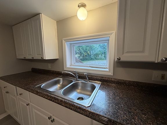 2nd image of 119 Front St #1