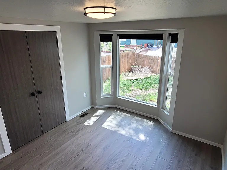 2222 Burlington Ave — Photo 5