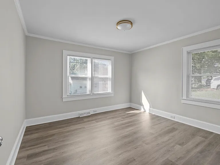 59 McKinnon Ave NE — Photo 9