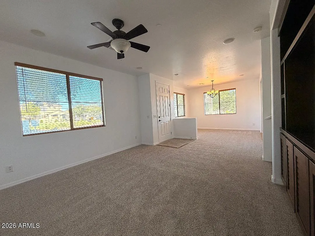 4 bed, 3.5 bath, 2260 sqft, $2,400 — Photo 4