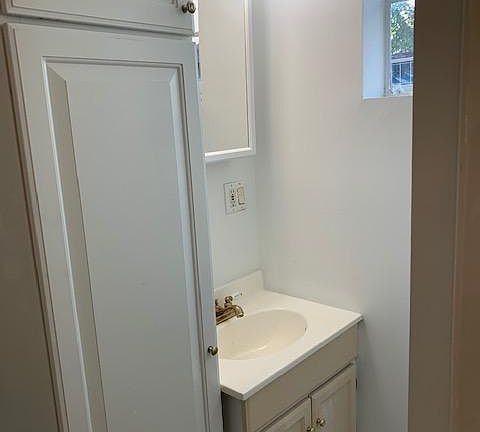 4th image of 505 E Jericho Tpke #2