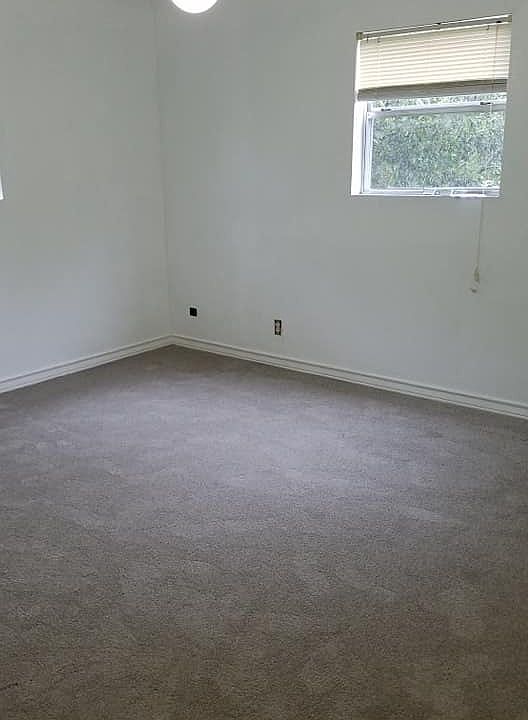 1st image of 304 Snug Harbor Dr
