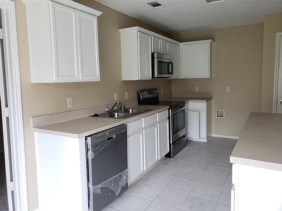 3rd image of 139 Walnut Dr