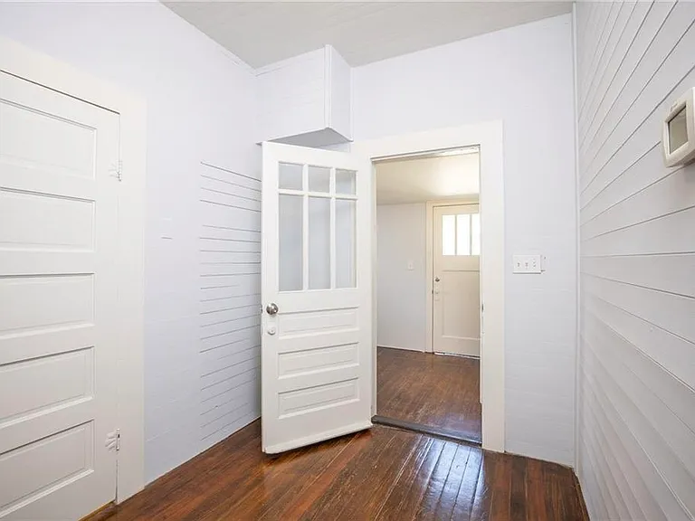 271 S Willow Ave — Photo 19