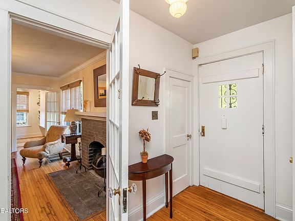 2nd image of 2120 Island Home Blvd
